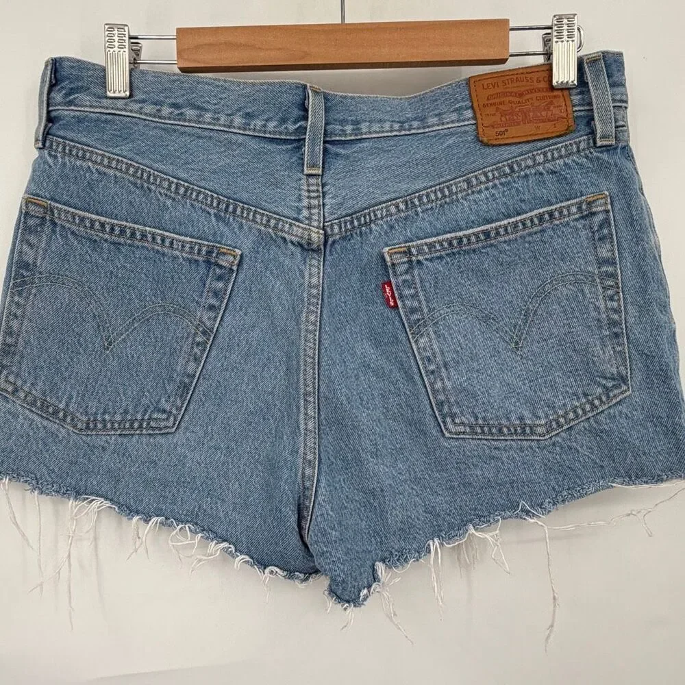 Levi’s blue button